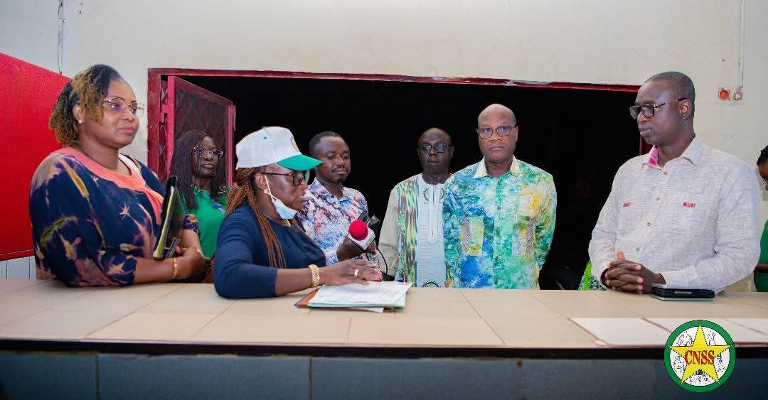 DG échangeant avec un controleur sur l'opération